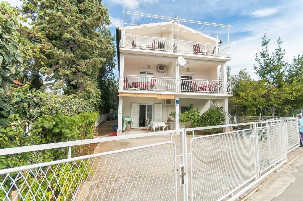 Apartments Luca ロゴズニッツァ エクステリア 写真